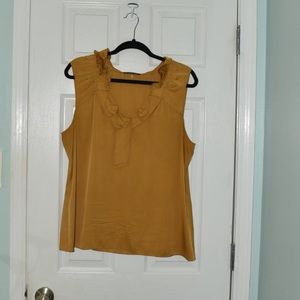 Women’s ElieTahari sleeveless top